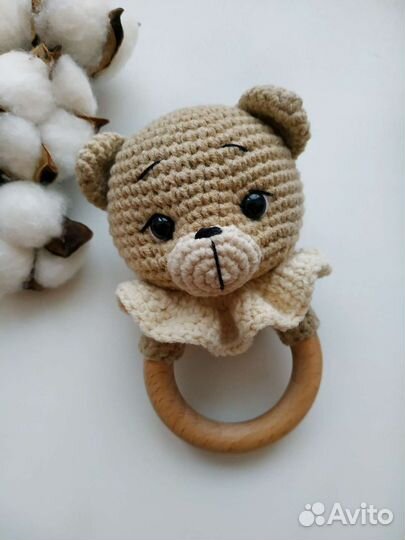 Вязанная погремушка-грызунок