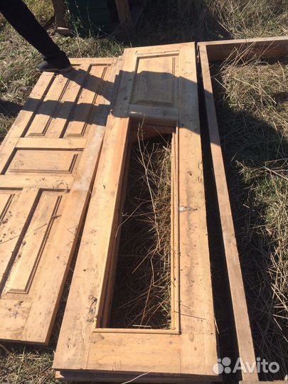 Дверь деревянная с рамой,дверь двустворчатая