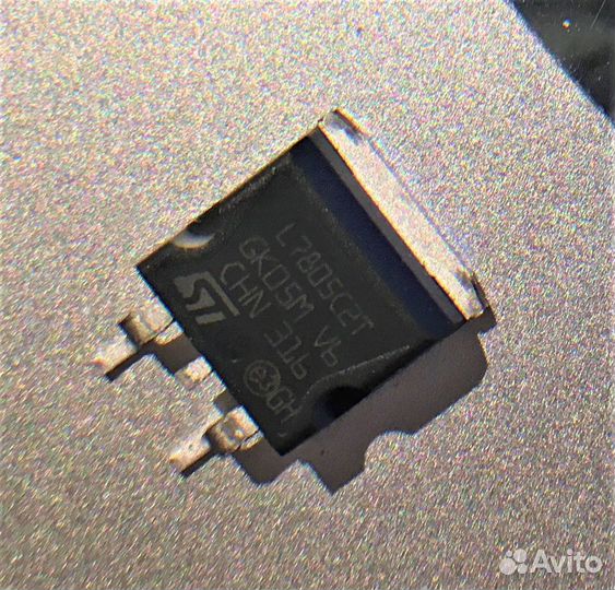 Регулятор положительного напряжения L7805CD2T 13шт