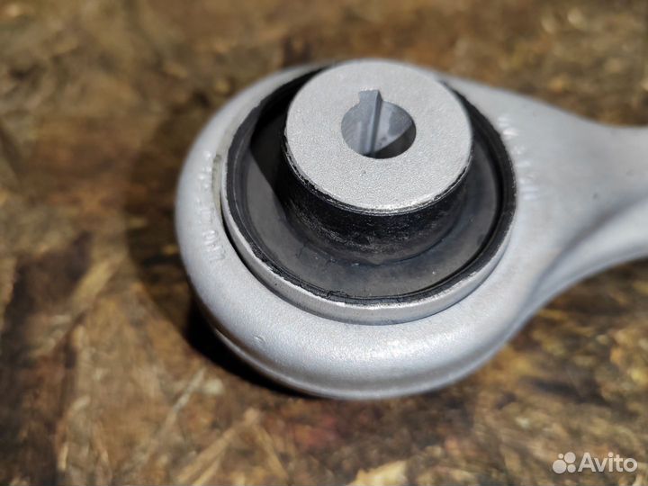 Рычаг передний правый Volkswagen Touareg 3 2019