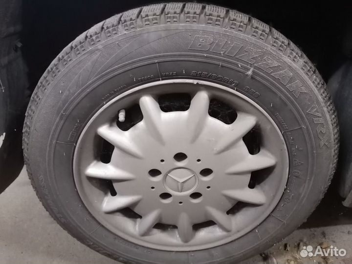 Bridgestone Blizzak VRX 215/60 R16 95S