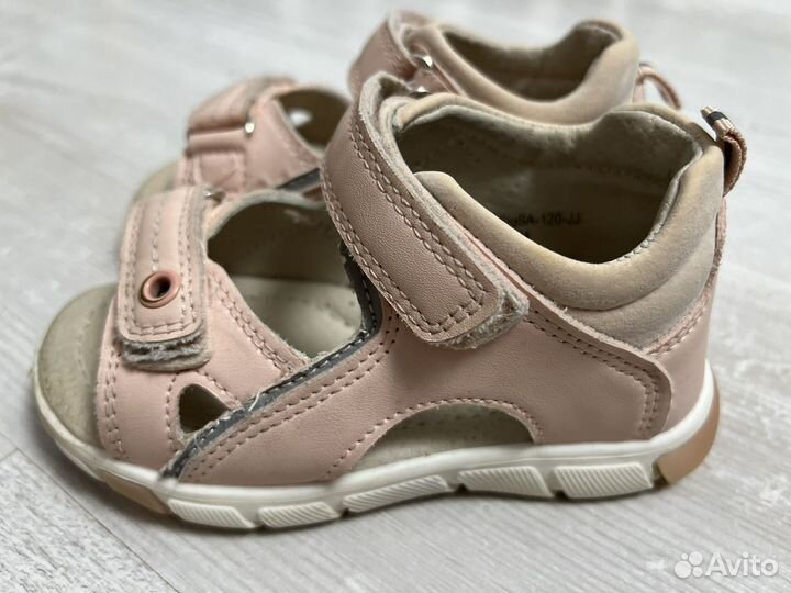 Сандалии для девочки