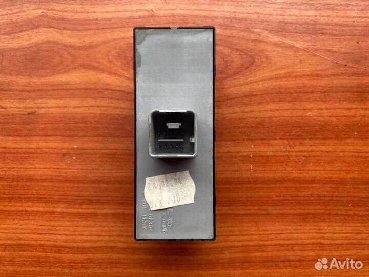 Кнопки стеклоподъемников Vw Golf 5 BKC 2005