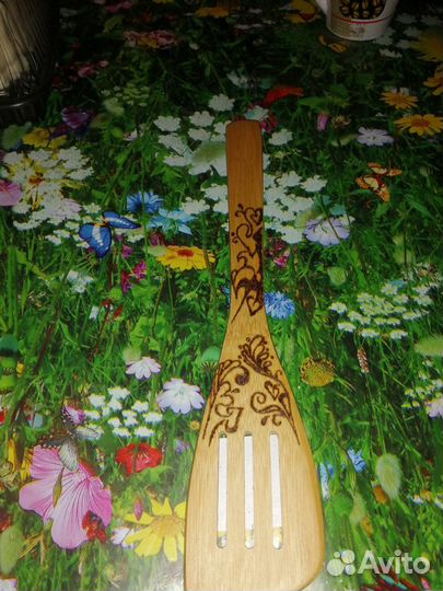 Лопатки, ложки, доски с элементами декора