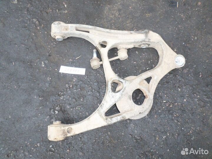 Рычаг задний нижний правый
