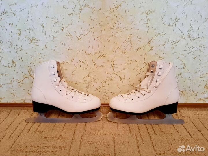 Коньки фигурные 33 и 37,5 размеры белые