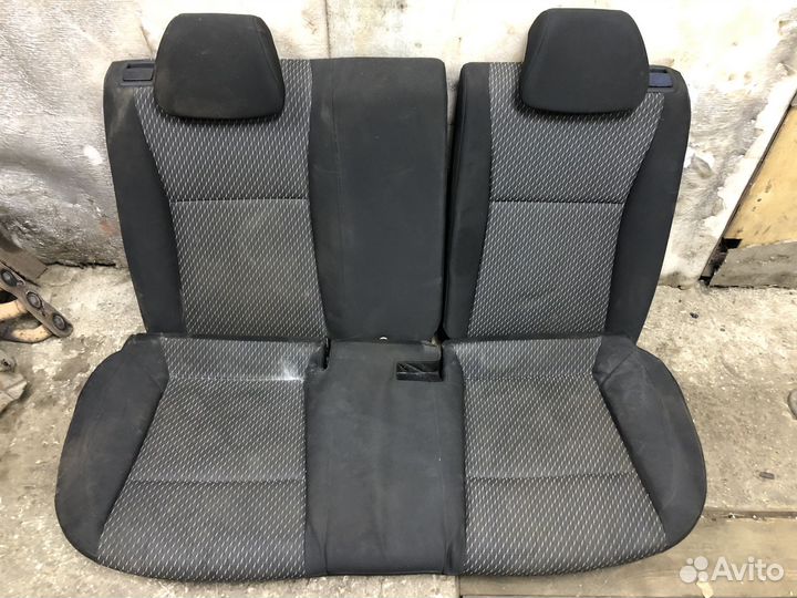 Заднее сиденье KIA RIO 4