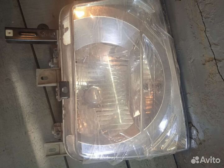 Фара передняя левая Hyundai HD 72,78