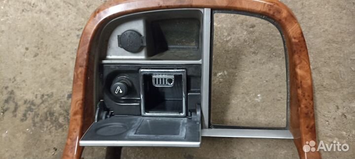 Окантовка центр консоли Kia Carnival 2002-2006