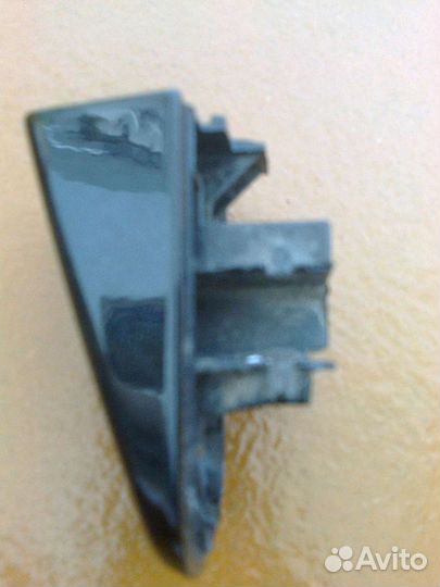 Поворотник крыла на Опель антара