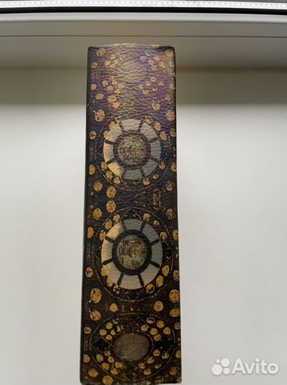 Шкатулка стилизованная под книгу