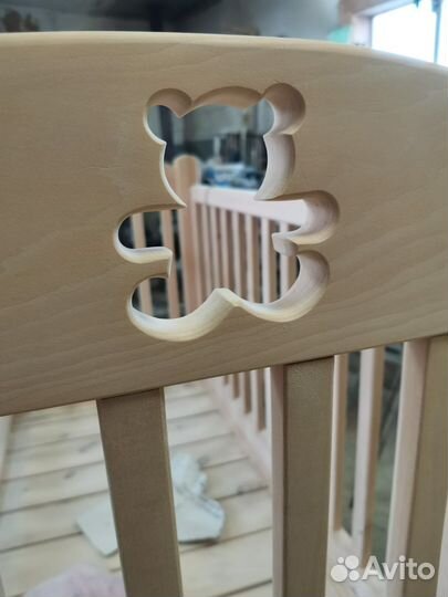 Детская кроватка из массива кедра