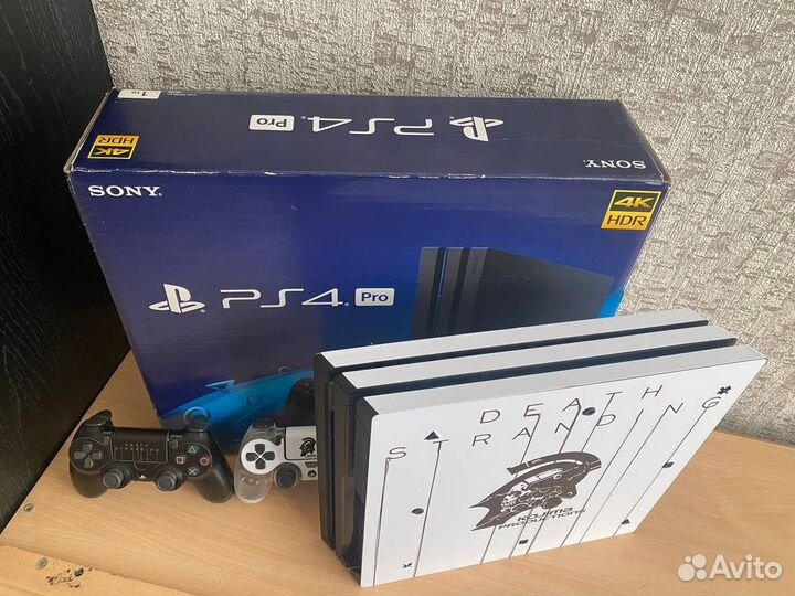Ps4 pro 1 tb 2 геймпада + 400 игр