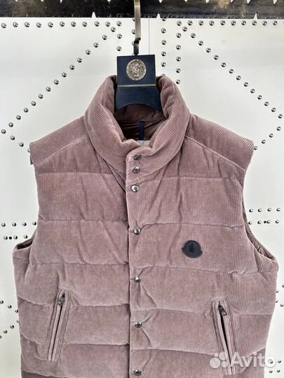 Жилетка мужская бежевая вельветовая Moncler