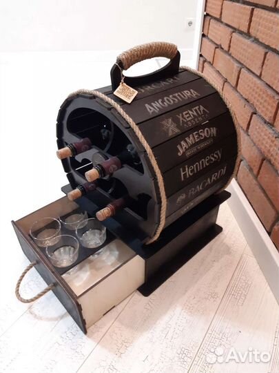 Подарок мужу мини бар со стаканами