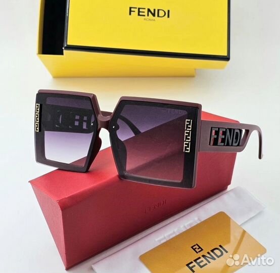 Солнцезащитные очки Fendi