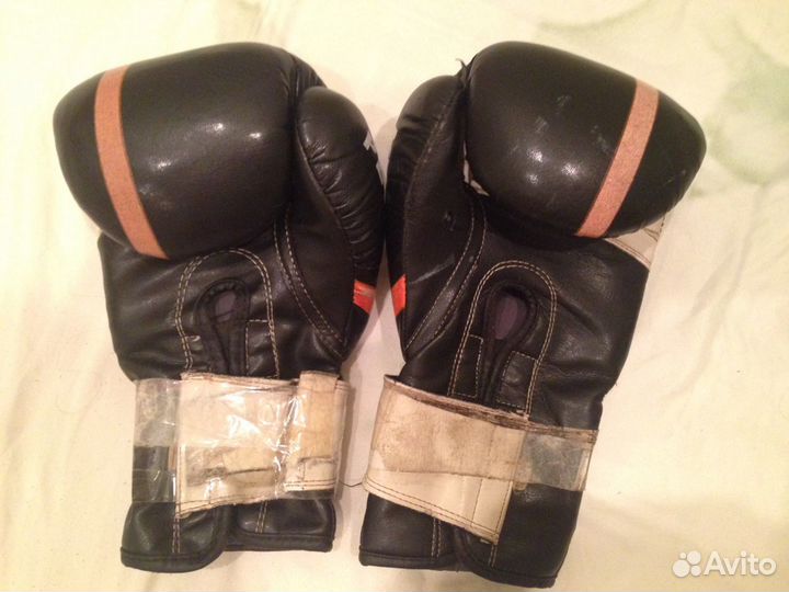 Боксерские перчатки