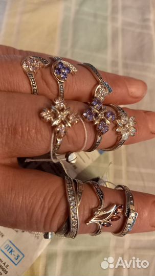 Серебряные женские кольца с камнем фианит