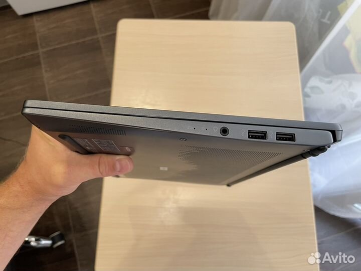 Ноутбук MSI Modern 14 8/8 256 gb