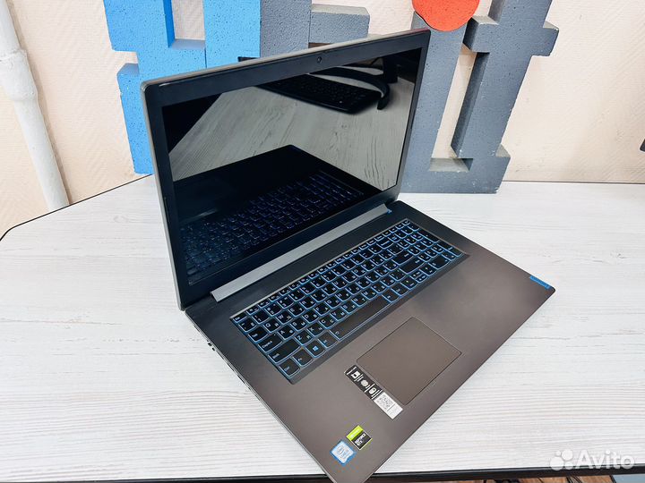 Игровой ноутбук 17