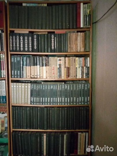 Домашняя библиотека продается
