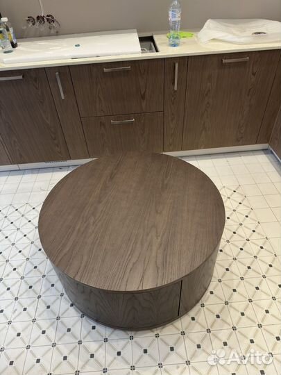 Журнальный столик на колесах