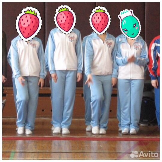 Продам спортивные костюмы б/у 8 штук