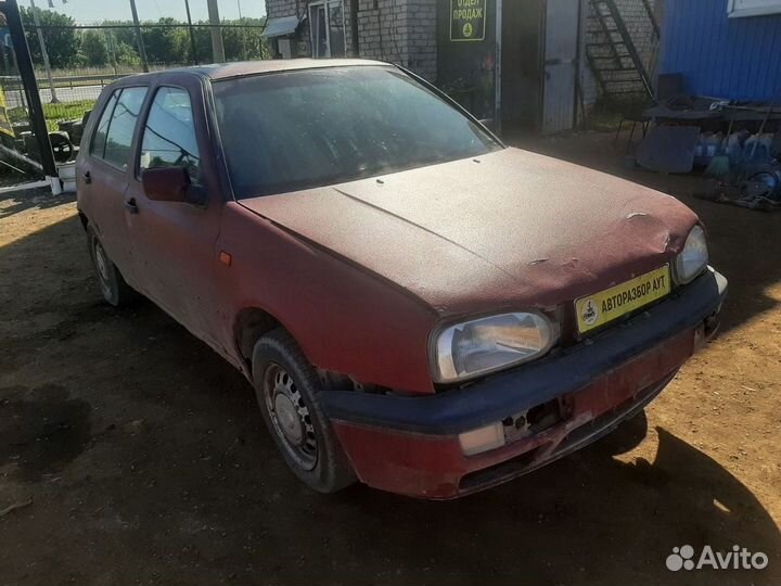 Фонарь задний правый Volkswagen golf 3 1.8 аам