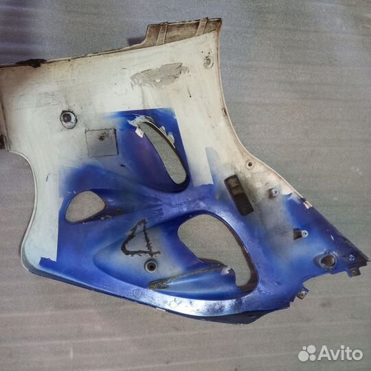 Пластик боковой правый Suzuki gsxr 750 96-99