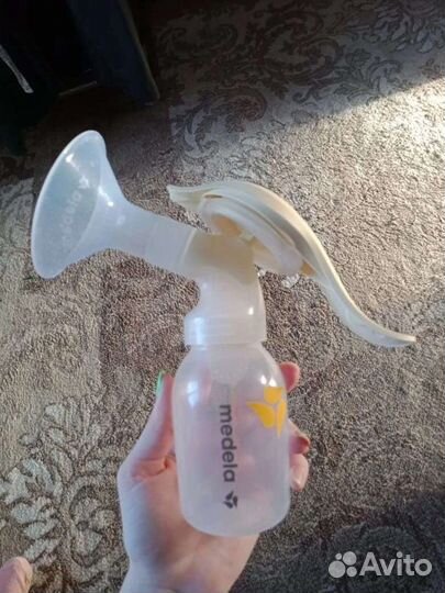 Молокоотсос medela ручной