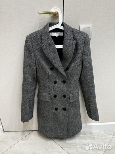 Love republic пальто серое