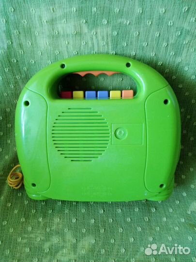 Детский кассетный магнитофон