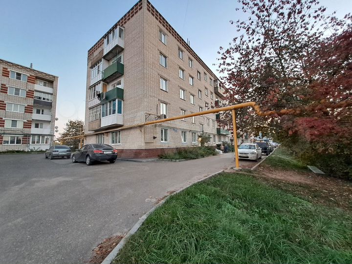 3-к. квартира, 52 м², 2/5 эт.