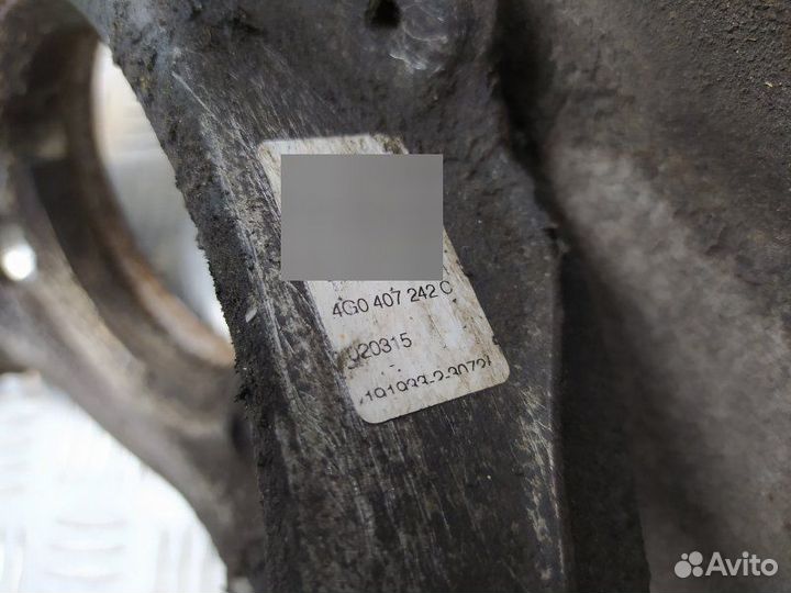 Кулак поворотный правый, Audi A4(B8) 2014