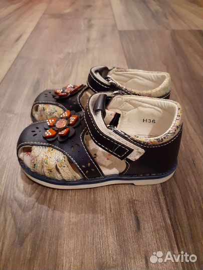 Сандалии на девочку 21р