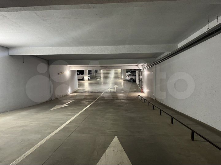 Машиноместо, 14 м²