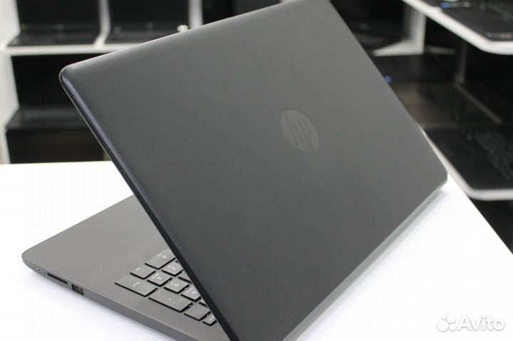 Ноутбук hp i3-6006 Radeon R5 M330