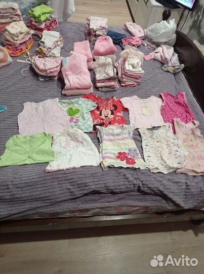 Отдам вещи на новорожденную девочку