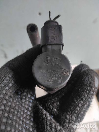 Топливная рампа Volkswagen crafter 2.5. 076130093A