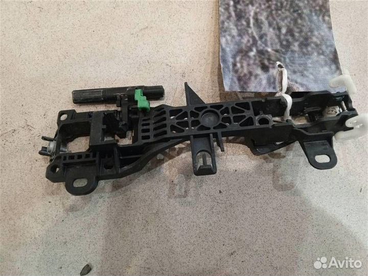 Кронштейн ручки передней левой Toyota Camry XV70