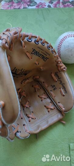 Бейсбольная перчатка