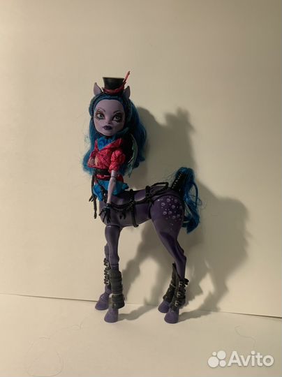 Кукла Монстер Хай Авеа Троттер