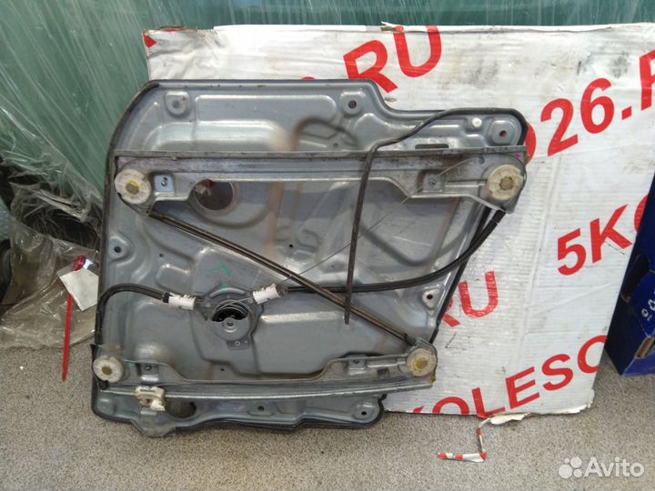 Стеклоподъемник передний правый Ниссан Примера П12