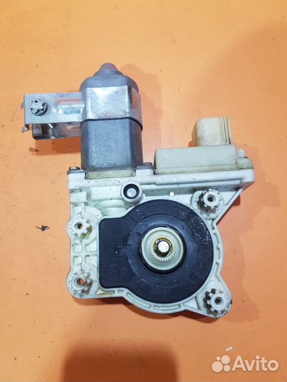 Моторчик стеклоподъемника на BMW 7 E66 E65