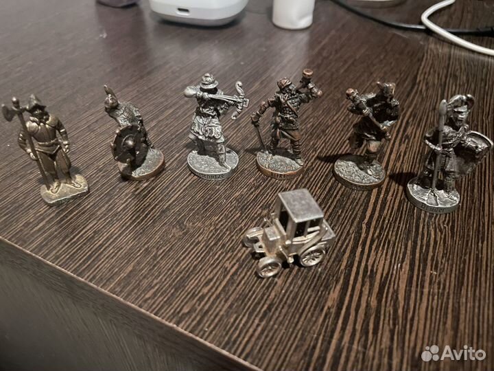 Металлические фигурки