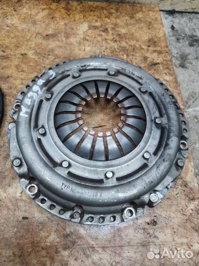 Комплект сцепления Mazda 3 хетчбек BK 2.0 LF 2005