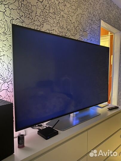 Телевизор Philips Ambilight