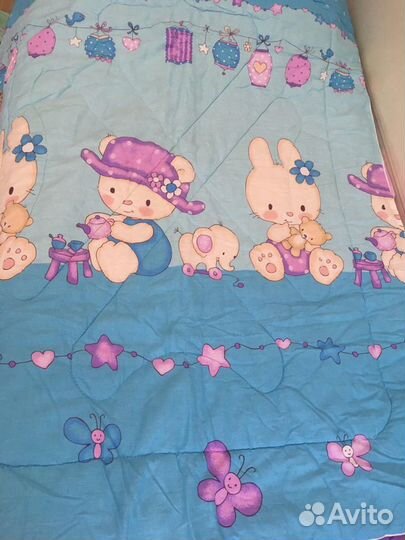 Одеяло стеганое в детскую кроватку