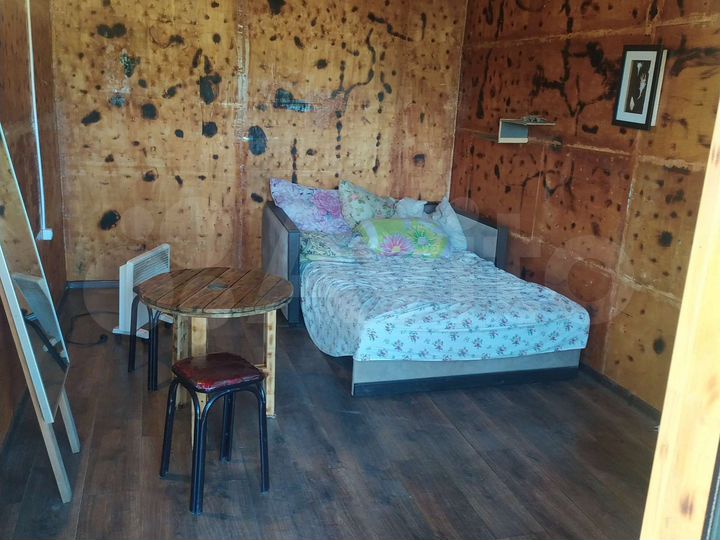 Комната 25 м² в 2-к., 2/2 эт.