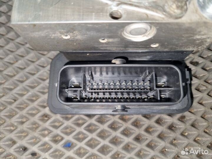 Блок ABS (насос) Skoda Rapid